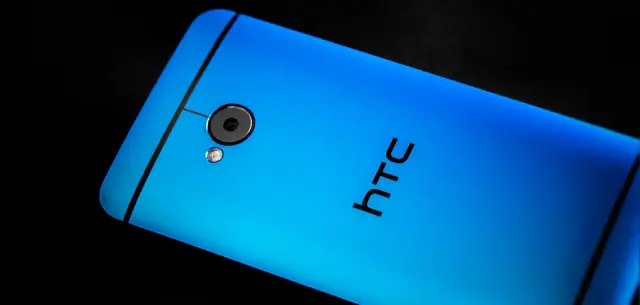 HTC One blue 1