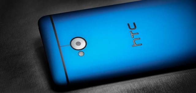 HTC One blue 2