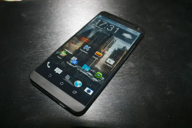HTC One Plus M8 front 2