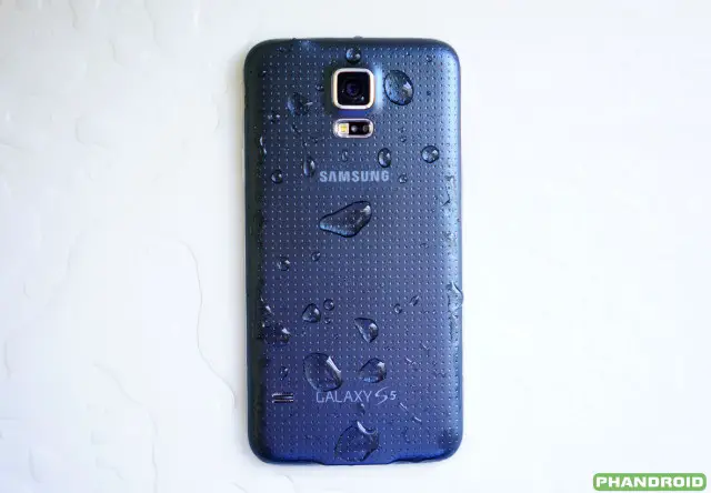Samsung Galaxy S5 back DSC05780