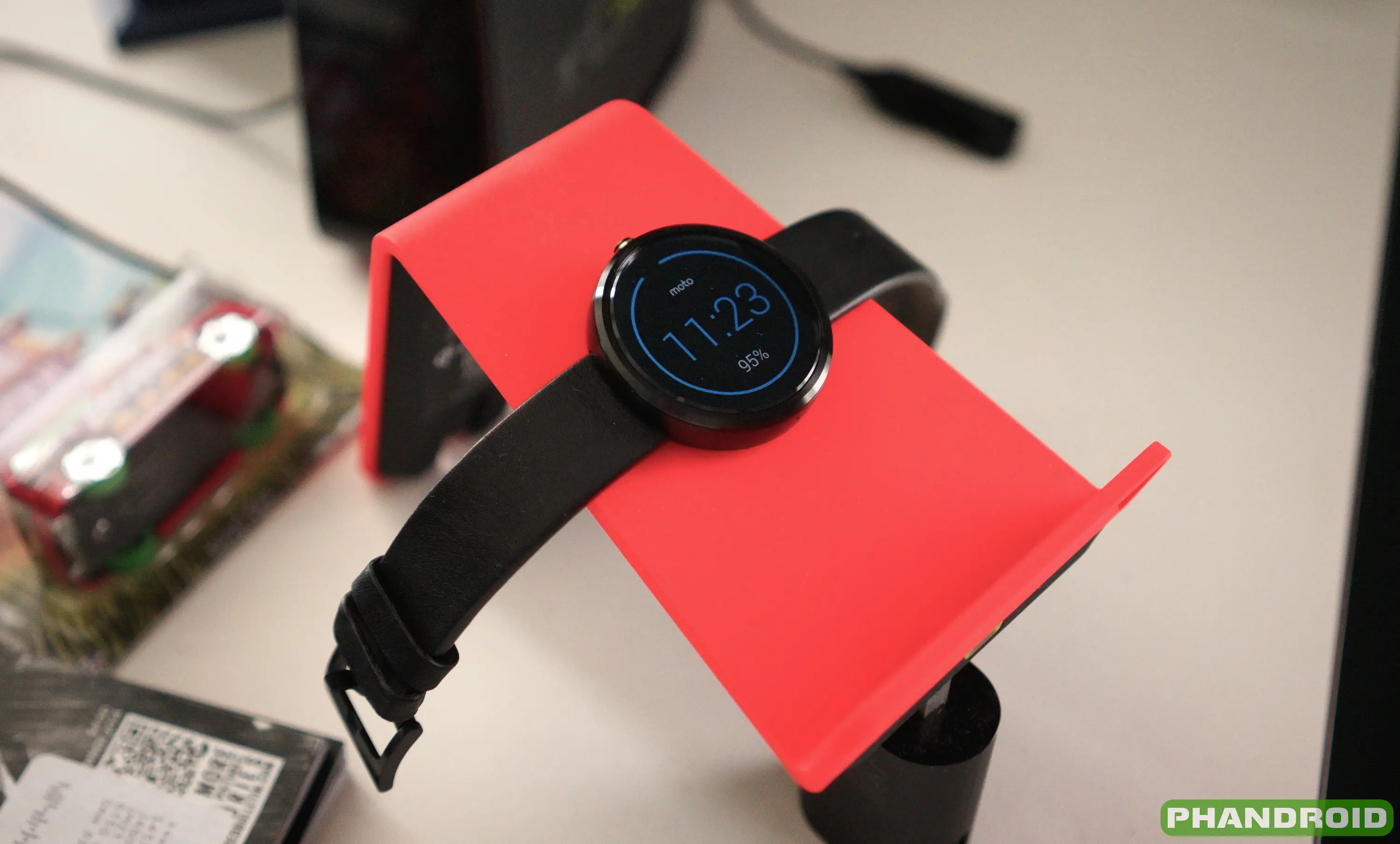 Tested Moto 360 should work fine on (most) Qienabled