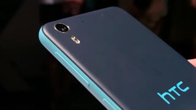 HTC-Desire-Eye-Blue2