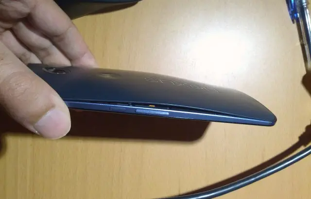 Nexus 6 defective back plate