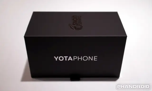 YotaPhone 2 box