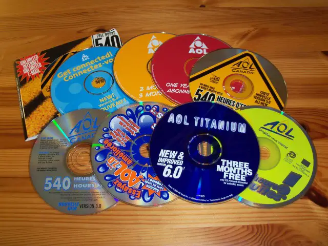 AOL_promotional_CDs_in_Canada