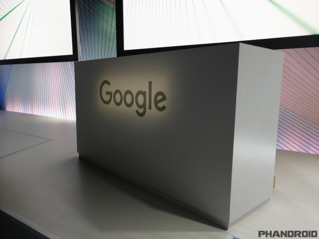 google logo pedestal
