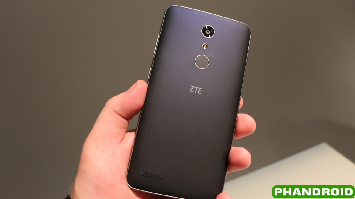 Hands On With Zte S Monster Budget Device The Zte Zmax Pro Phandroid