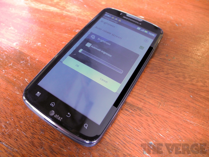 Motorola Atrix 2 Preview Reveals Non-pentile Display? - Phandroid