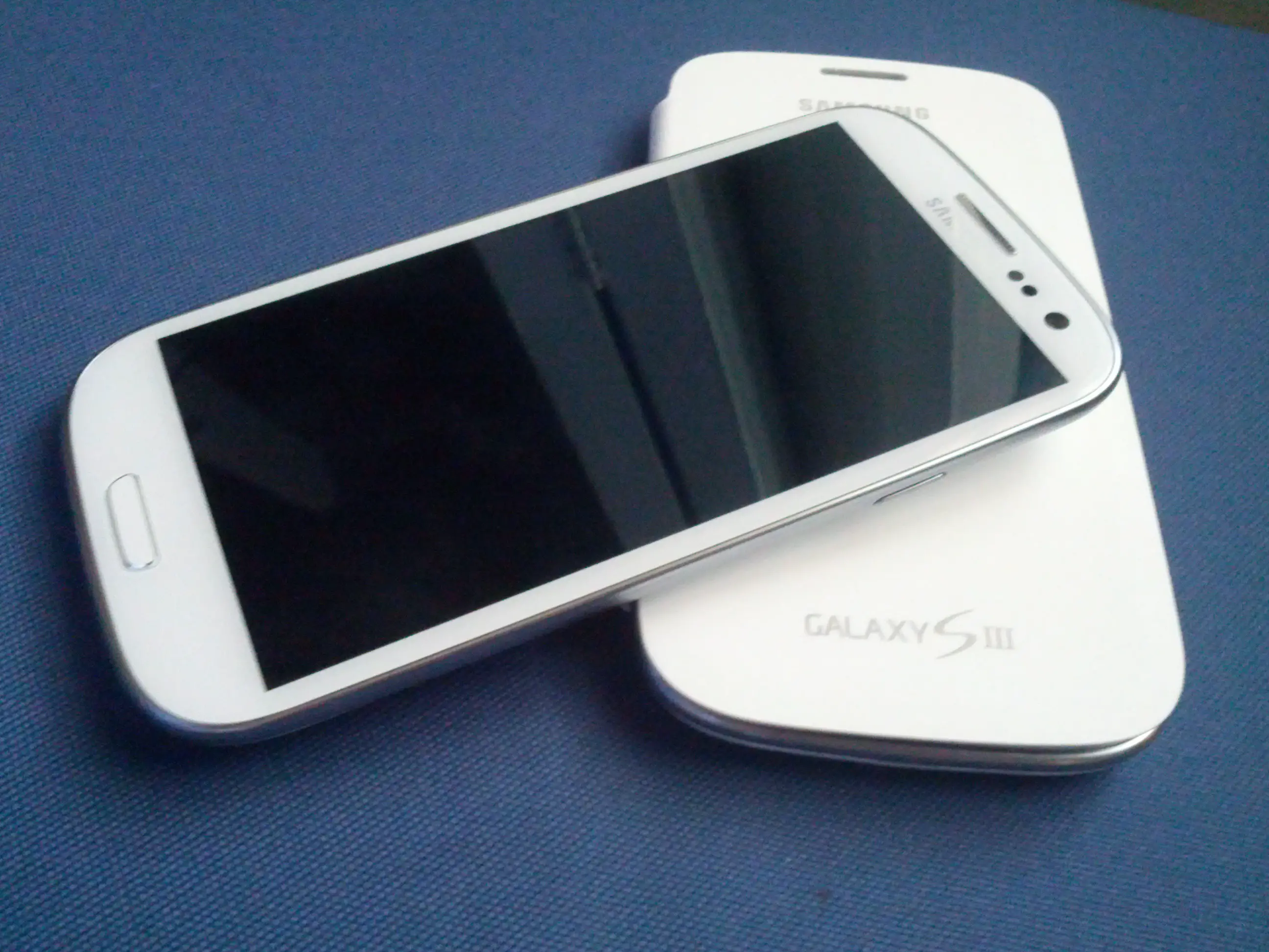 Телефон заводская. Samsung Galaxy s3 32gb. Samsung s3 32. Samsung Galaxy s3 iphone. Самсунг за 500 рублей.