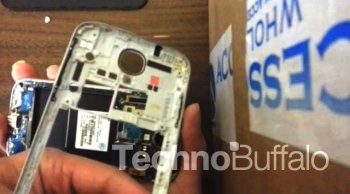 Samsung-Galaxy-S4-Teardown-Close-up-003