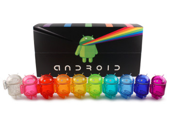 Android_Rainbow_BoxBack_AllFigures_800