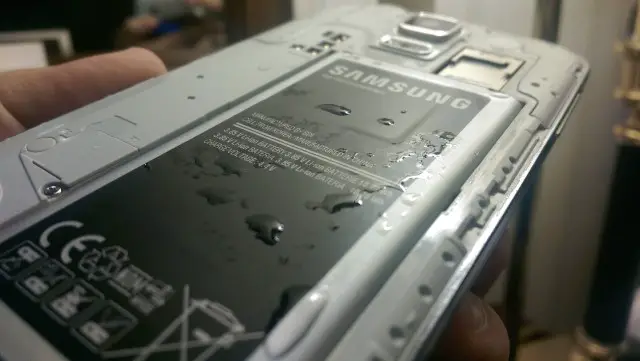 S5-water-damage-battery