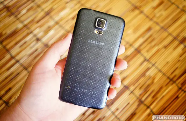 Samsung Galaxy S5  back DSC05786