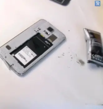 Samsung Galaxy S5 battery hammer test