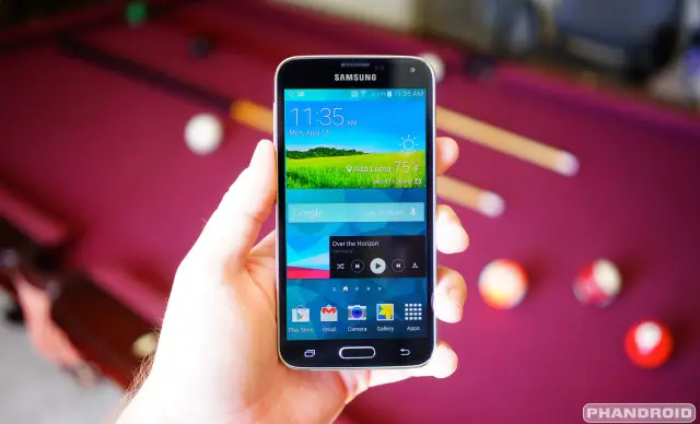 Samsung Galaxy S5 hand DSC05788