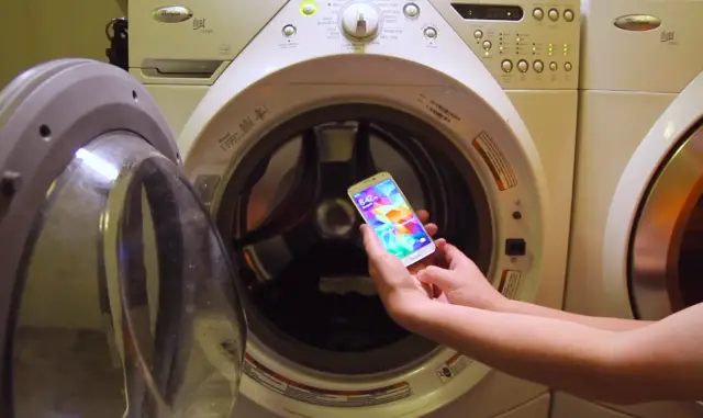 Samsung Galaxy S5 washer test
