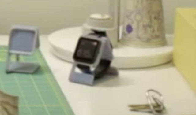 htc-smartwatch desk close up