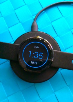 Moto 360 Charging