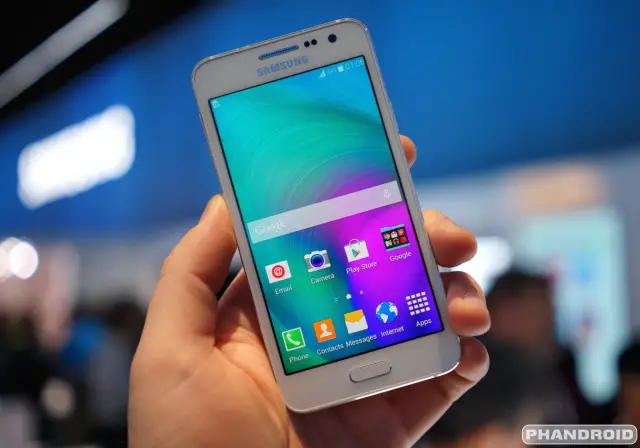 Samsung Galaxy A3 DSC07893