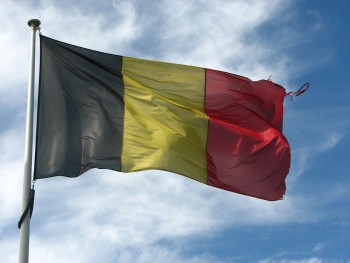 1280px-Old_Frayed_Belgian_Flag_(6032138651)