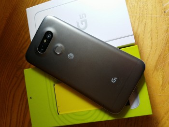 LG G5 box