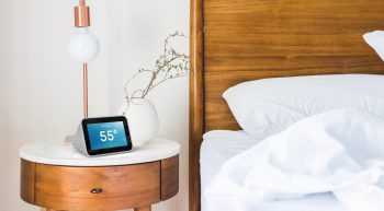 lenovo-smart-clock-google-assistant-front-back-bedside