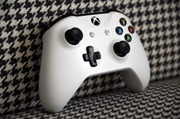 Xbox_One_S_controller_1