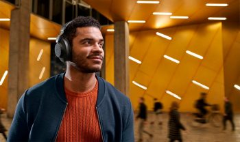 Jabra Elite 85H Lifestyle 2