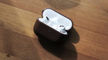 AirPods Pro in Nomad Case