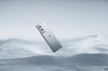 OnePlus 9 Pro Lifestyle Alt