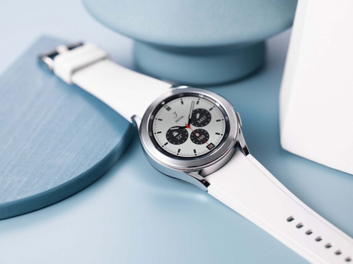 Get a free Samsung wireless charger when pre-ordering the Galaxy Watch