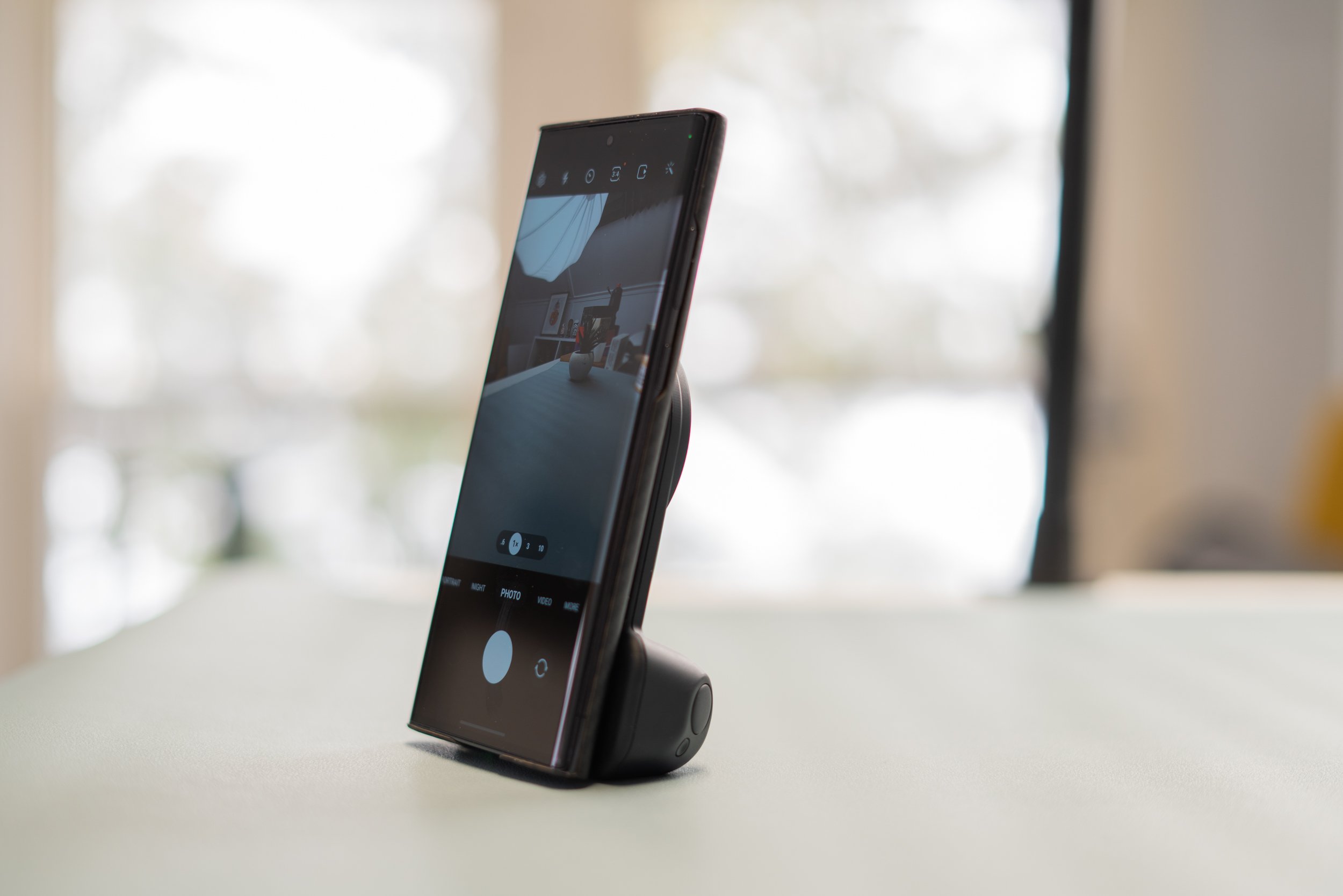 ShiftCam's SnapGrip makes taking smartphone photos a lot easier - Phandroid