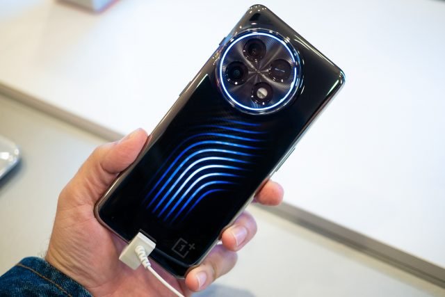 Hands-on with OnePlus 11 concept phone: taking cooling to the next ...