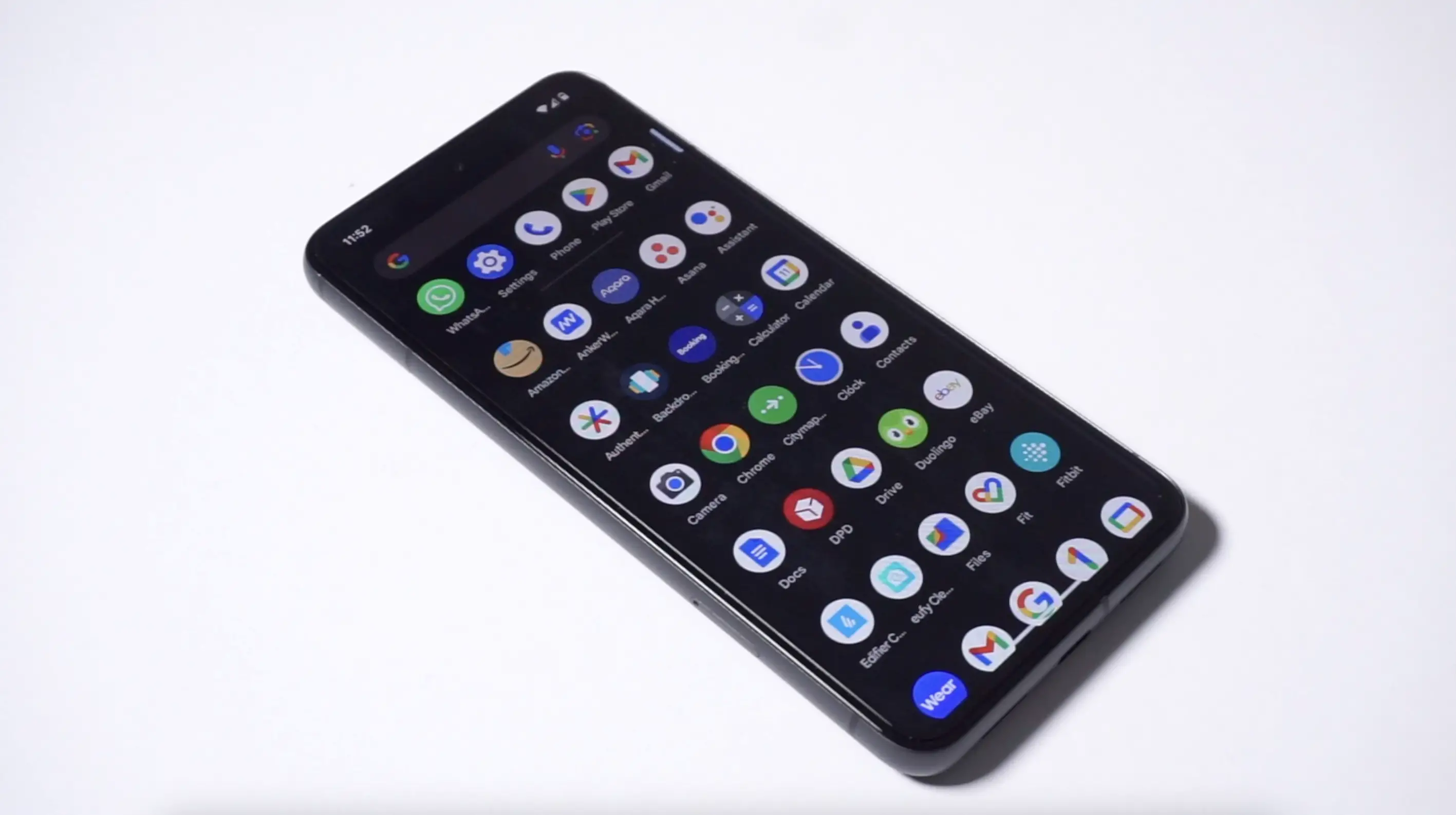 Google Says that the Screen Bumps on your Pixel 8 Display are Fine